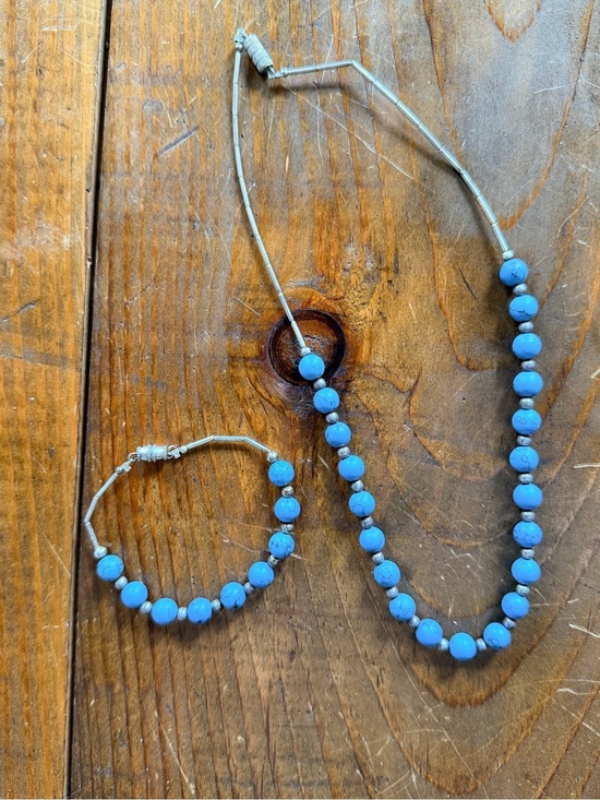 Vintage Jewelry - Boho turquoise and silver beaded necklace and bracelet set